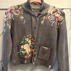 SZEN from Italy- Floral Reversible Sweater